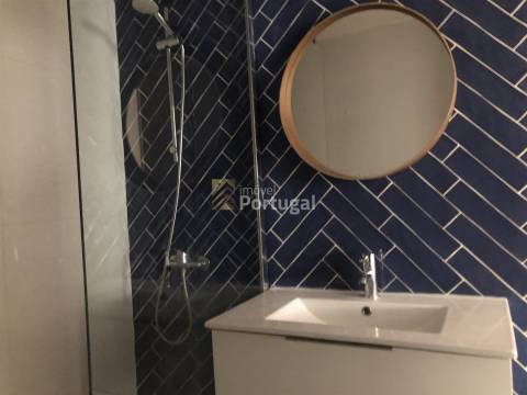 Arrenda Apartamento T2 remodelado, equipado e com garagem