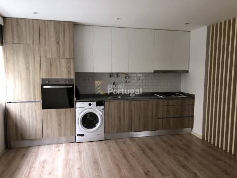 Arrenda Apartamento T2 remodelado, equipado e com garagem