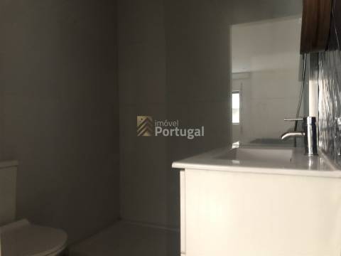 Arrenda Apartamento T2 remodelado, equipado e com garagem