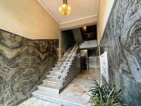 Venda Apartamento T4+2 com 200m²  na Av. da Liberdade