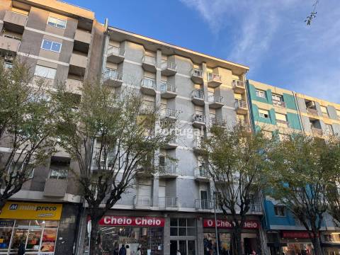 Venda Apartamento T4+2 com 200m²  na Av. da Liberdade