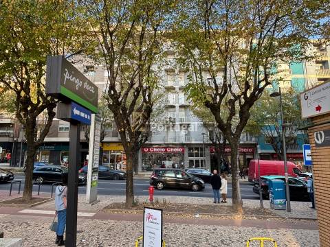 Venda Apartamento T4+2 com 200m²  na Av. da Liberdade