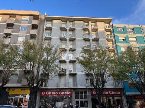 Venda Apartamento T4+2 com 200m²  na Av. da Liberdade