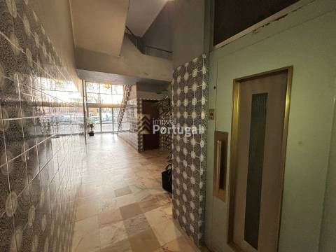 Venda Apartamento T4+2 com 200m²  na Av. da Liberdade