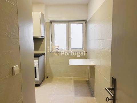 ARRENDA Apartamento T1  Remodelado, Mobilado e Equipado, na Zona do Tribunal