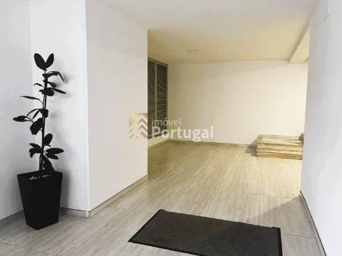 ARRENDA Apartamento T1  Remodelado, Mobilado e Equipado, na Zona do Tribunal
