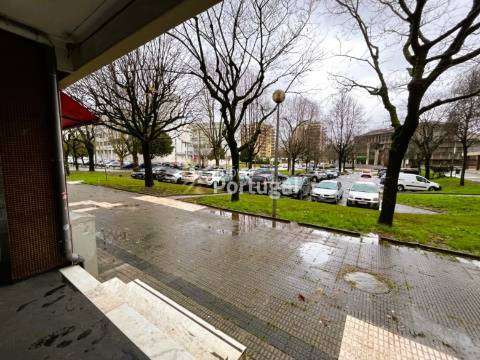 ARRENDA Apartamento T1  Remodelado, Mobilado e Equipado, na Zona do Tribunal