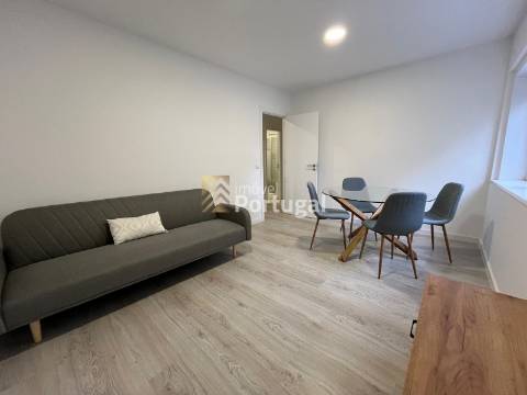 ARRENDA Apartamento T1  Remodelado, Mobilado e Equipado, na Zona do Tribunal