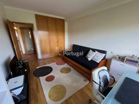 Arrenda Apartamento T2 Premium em Nogueiró, Braga