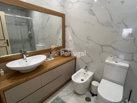 Arrenda Ap. T3 Mobilado, Equipado e Garagem Box