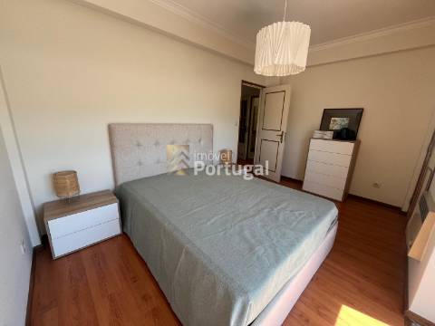 Arrenda Ap. T3 Mobilado, Equipado e Garagem Box