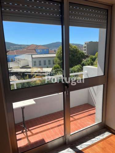 Arrenda Ap. T3 Mobilado, Equipado e Garagem Box