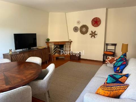 Arrenda Ap. T3 Mobilado, Equipado e Garagem Box