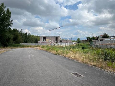 Lote de Terreno para Construção - Palmeira, Braga