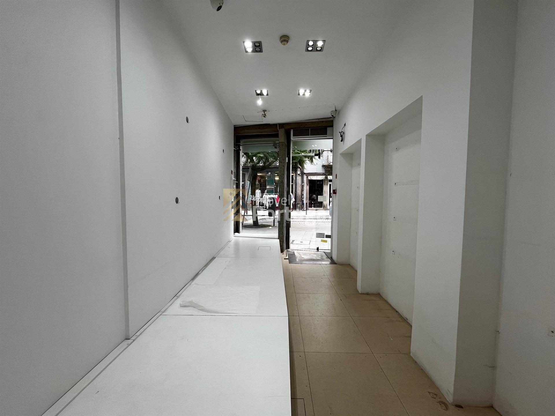ESPAÇO COMERCIAL – RUA DOS CHÃOS - CENTRO HISTÓRICO BRAGA