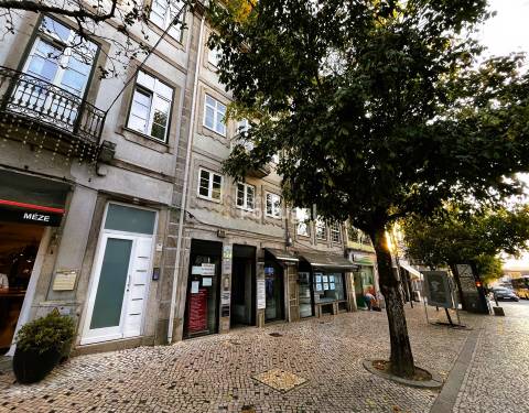 Arrenda Sofisticado Studio de Luxo Decorado, Equipado, Mobilado c/ Serviços e Faxinas