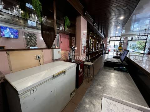 Trespasse Empresa com Negócio - SnackBar equipado em pleno funcionamento