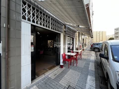 Trespasse Empresa com Negócio - SnackBar equipado em pleno funcionamento