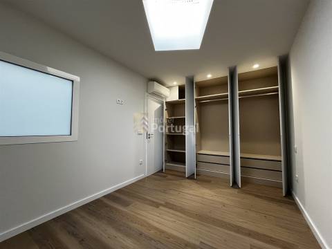 Rooftop T1 Novo para Arrendar no Centro Histórico de Braga