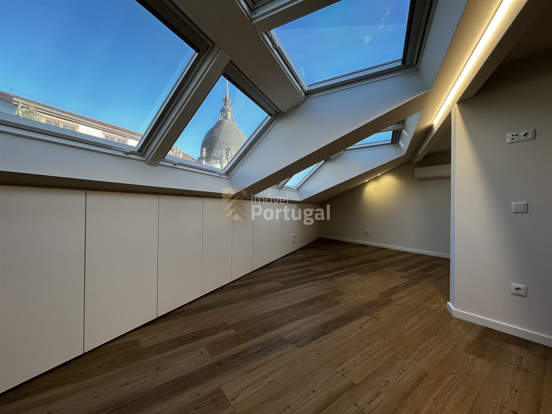 Rooftop T1 Novo para Arrendar no Centro Histórico de Braga