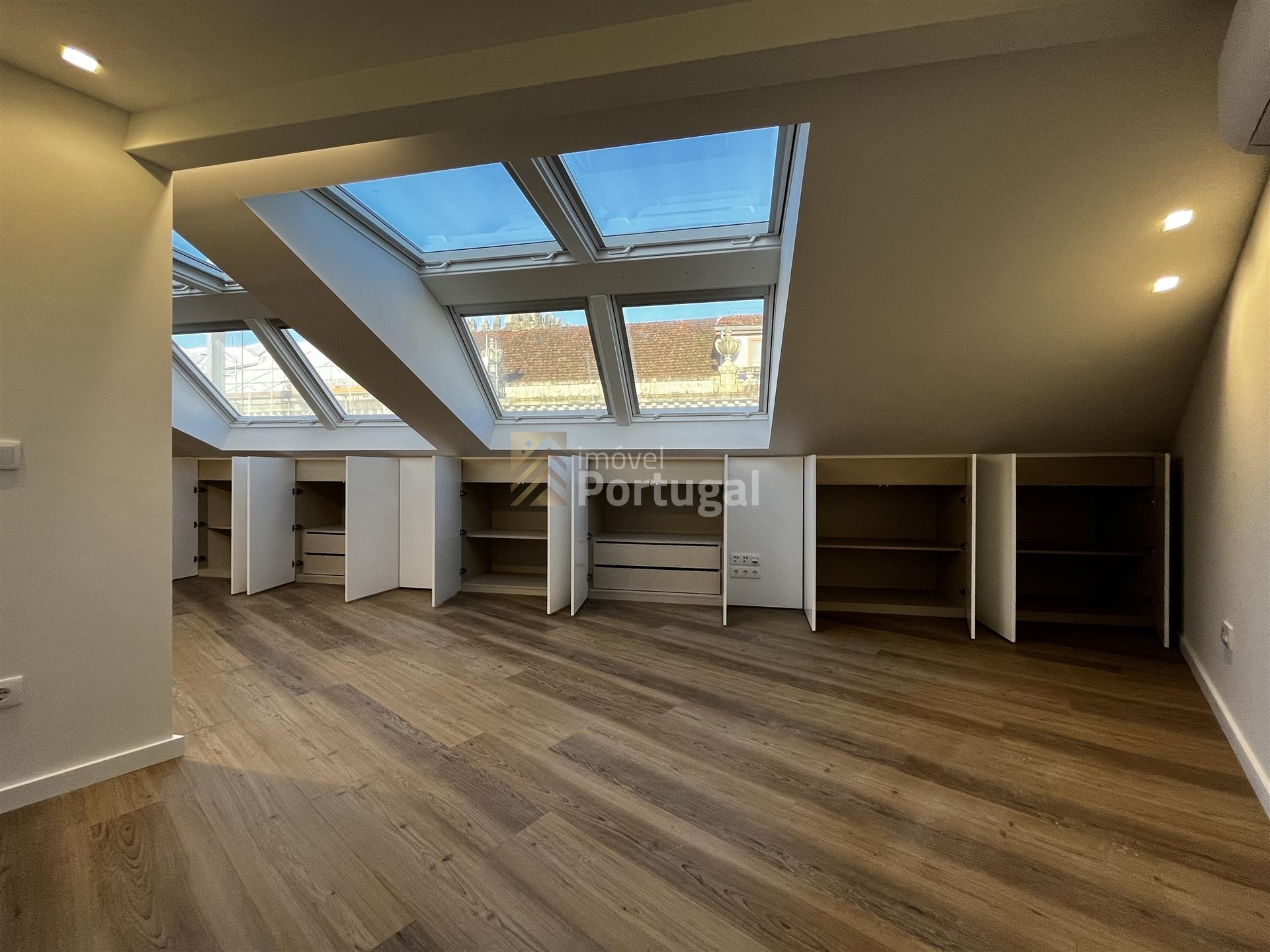 Rooftop T1 Novo para Arrendar no Centro Histórico de Braga