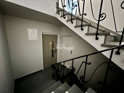 Rooftop T1 Novo para Arrendar no Centro Histórico de Braga