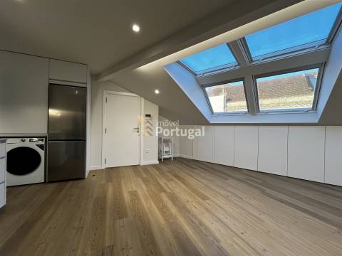 Rooftop T1 Novo para Arrendar no Centro Histórico de Braga