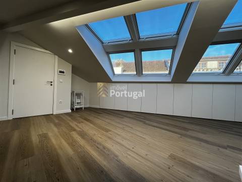 Rooftop T1 Novo para Arrendar no Centro Histórico de Braga