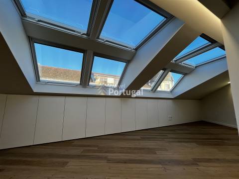 Rooftop T1 Novo para Arrendar no Centro Histórico de Braga