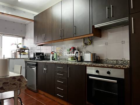 Arrenda Ap. T1 Areal de Cima - São Vitor