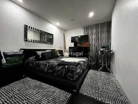 Amplo Ap. T4 Equipado, Prédio com Garagem Box e 2 Elevadores