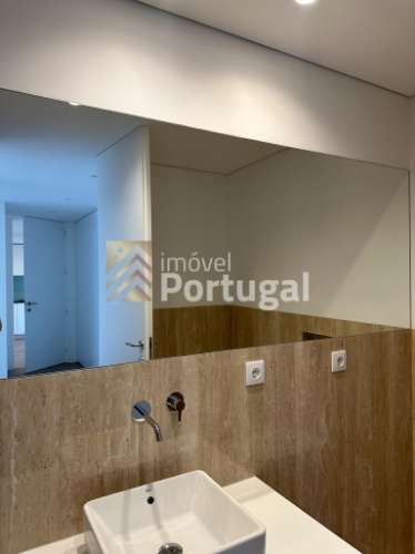 Arrenda Ap. T2 equipado com elevador e garagem - Centro Histórico de Barcelos