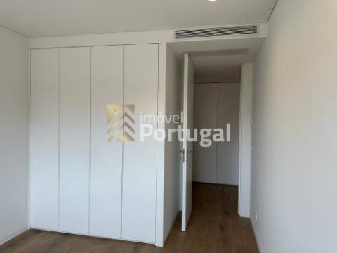 Arrenda Ap. T2 equipado com elevador e garagem - Centro Histórico de Barcelos