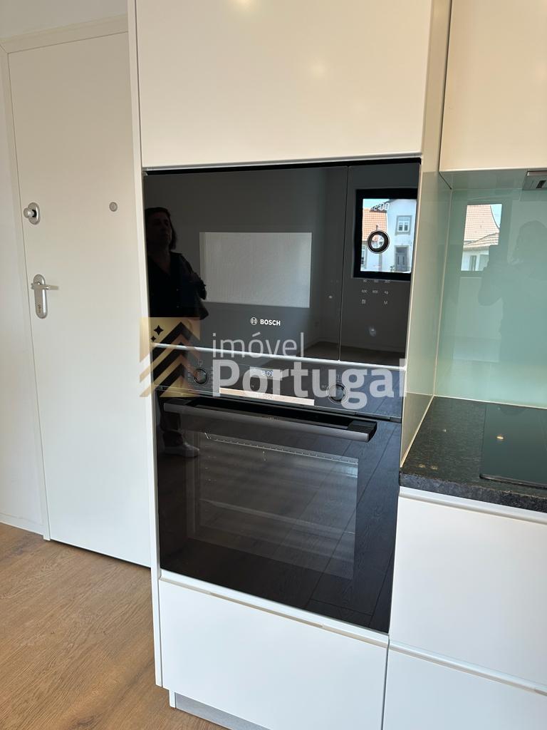 Arrenda Ap. T2 equipado com elevador e garagem - Centro Histórico de Barcelos