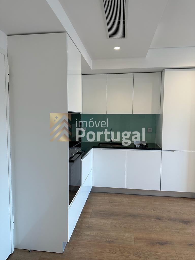 Arrenda Ap. T2 equipado com elevador e garagem - Centro Histórico de Barcelos