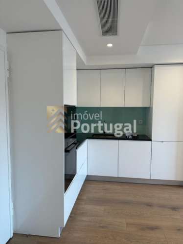 Arrenda Ap. T2 equipado com elevador e garagem - Centro Histórico de Barcelos