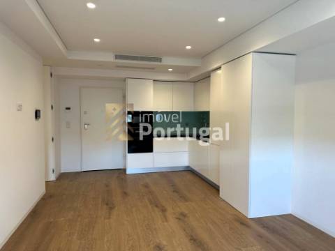 Arrenda Ap. T2 equipado com elevador e garagem - Centro Histórico de Barcelos