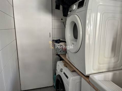 Venda - Apartamento T3 com Área de Lazer Privada