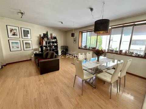 Venda - Apartamento T3 com Área de Lazer Privada