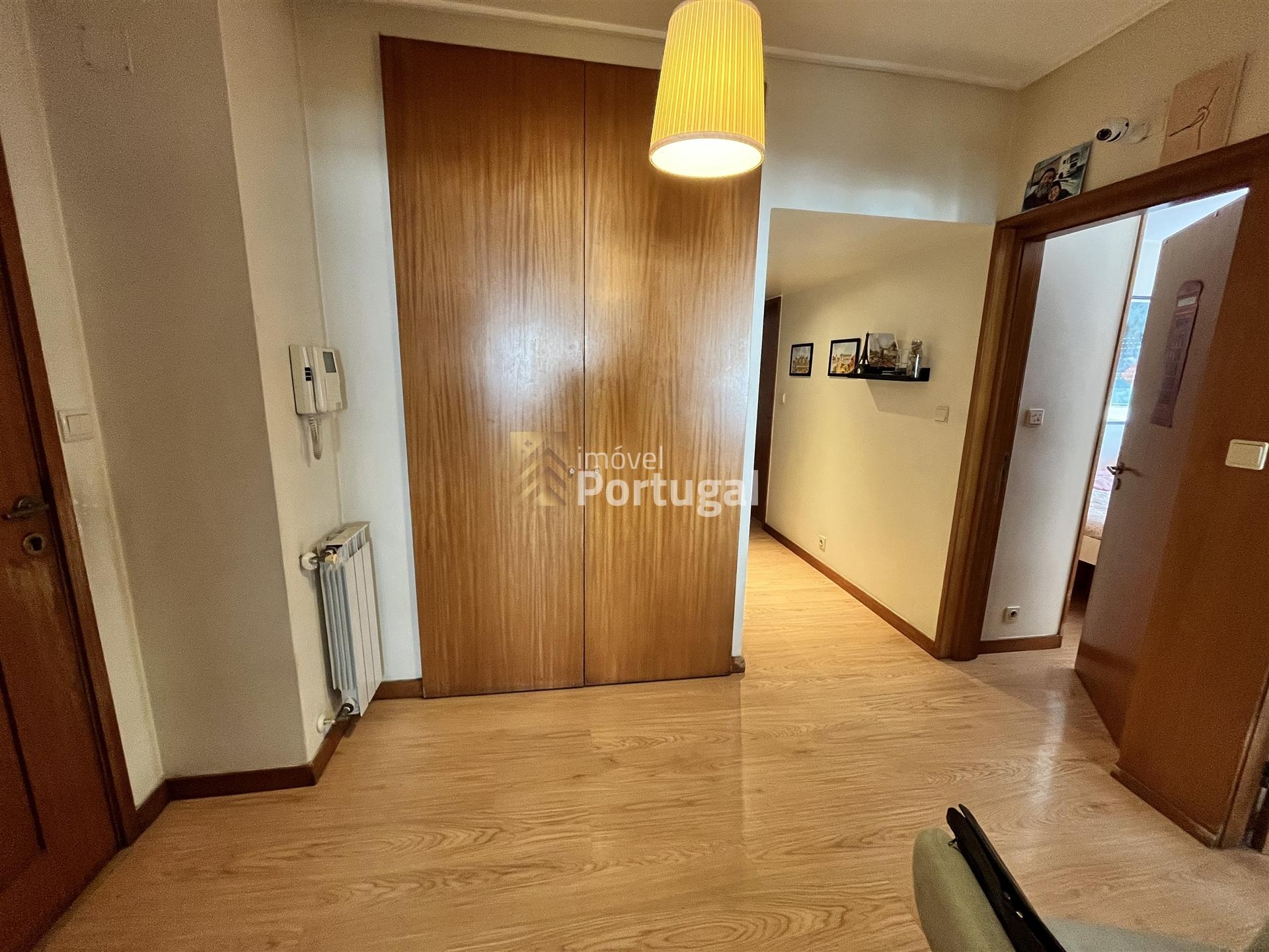 Venda - Apartamento T3 com Área de Lazer Privada