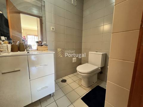 Venda - Apartamento T3 com Área de Lazer Privada