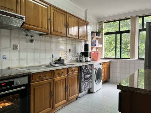 Lindo Apartamento T3 com 2WCs e garagem box