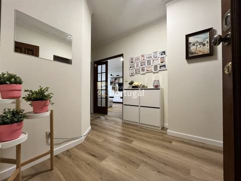 Lindo Apartamento T3 com 2WCs e garagem box