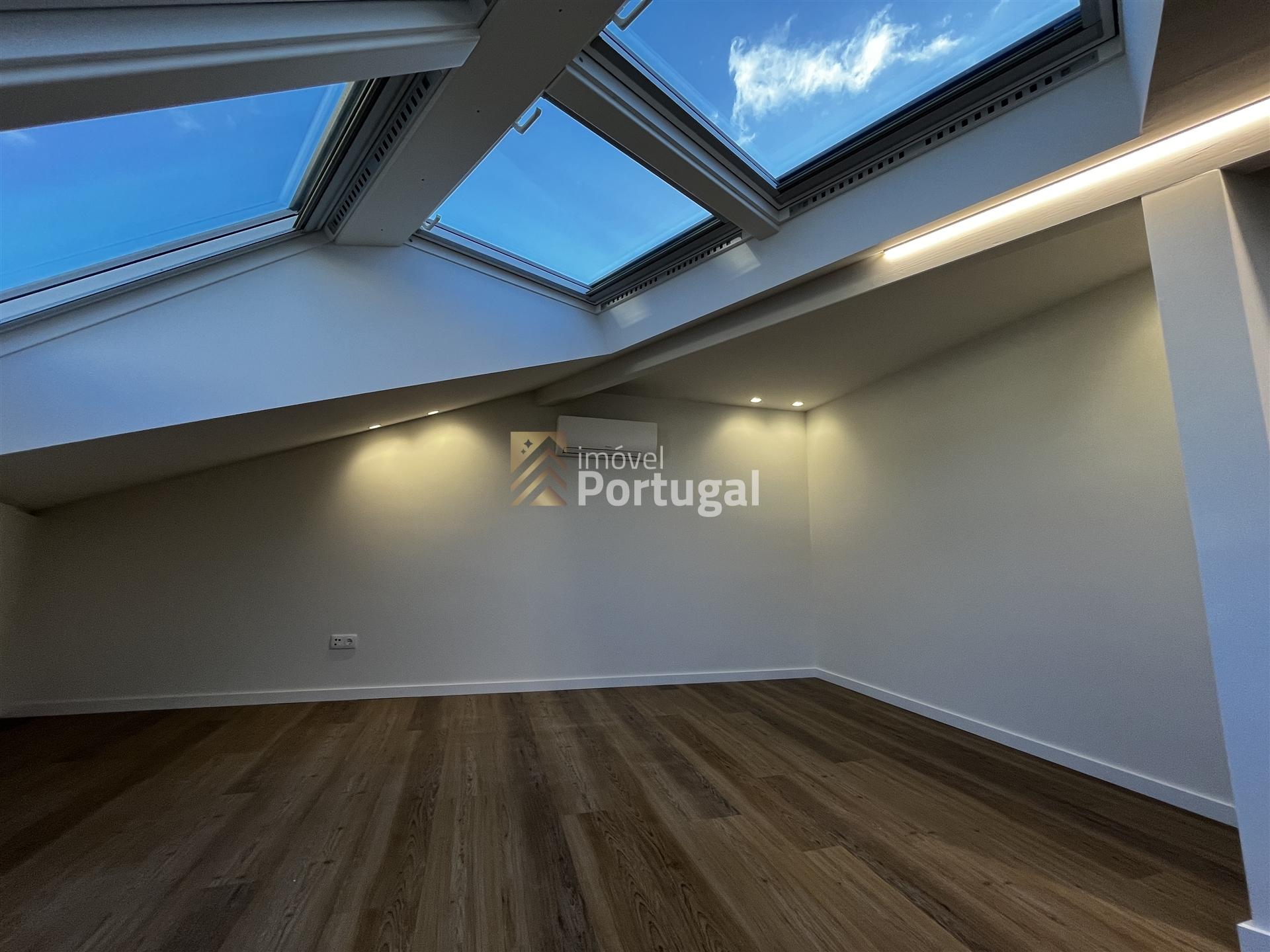Rooftop T1 Novo para Arrendar no Centro Histórico de Braga