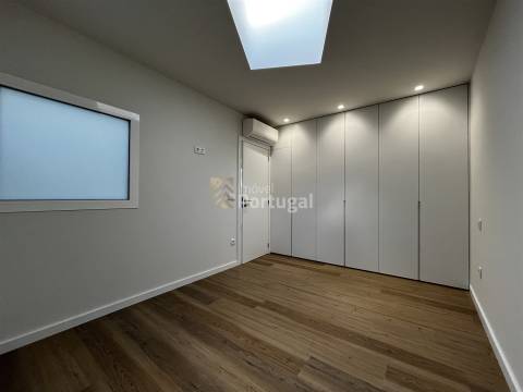 Rooftop T1 Novo para Arrendar no Centro Histórico de Braga