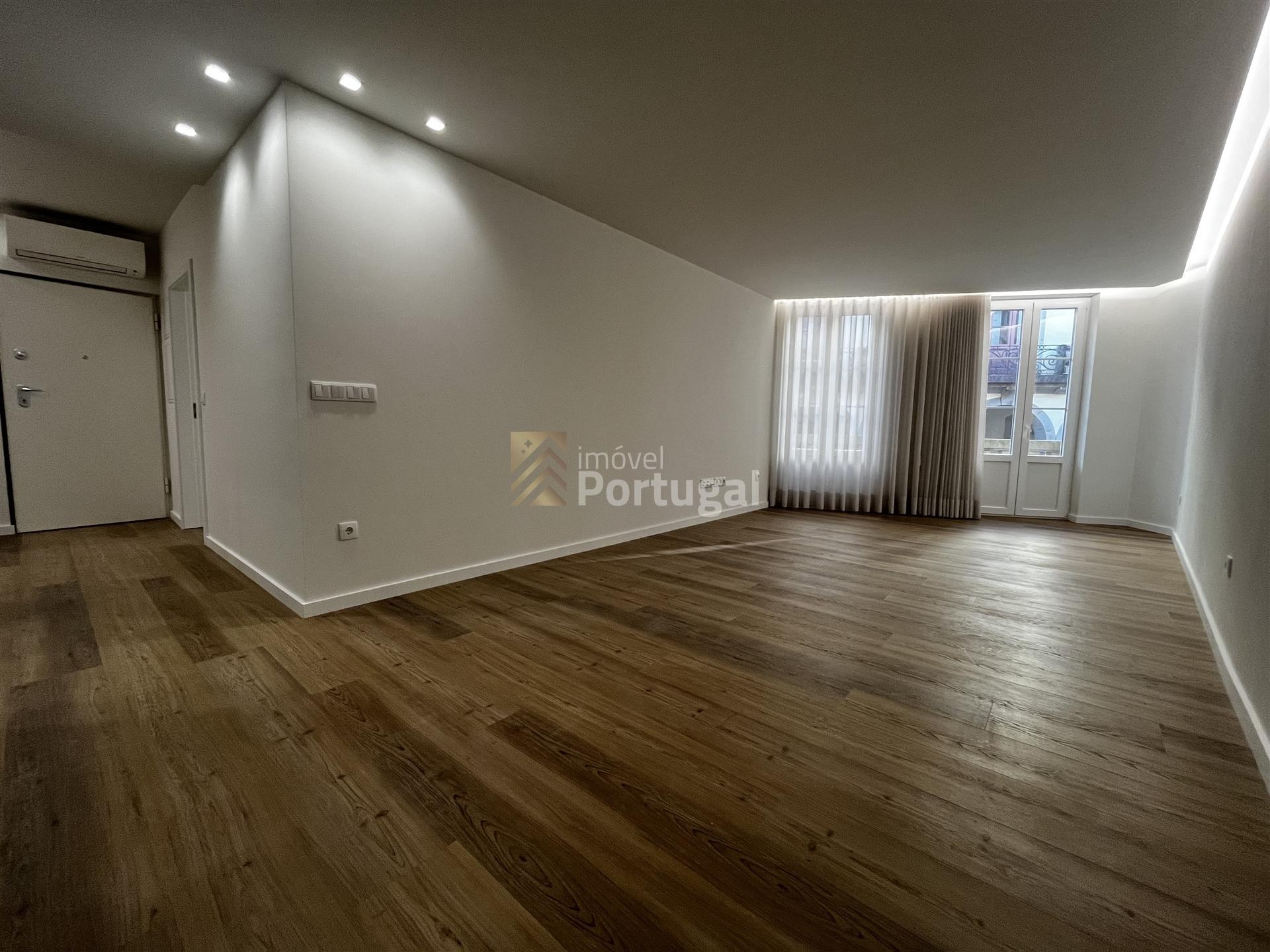 T1+1 (escritório) com Suíte no Centro Histórico de Braga