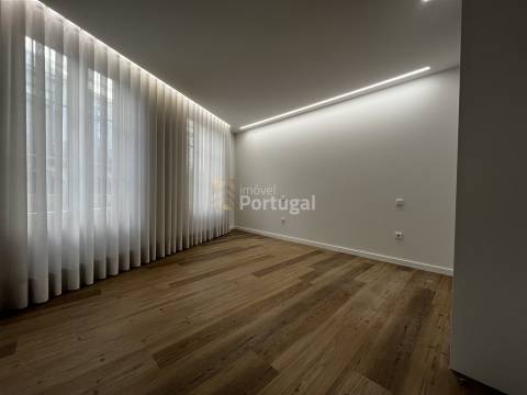 T1+1 (escritório) com Suíte no Centro Histórico de Braga