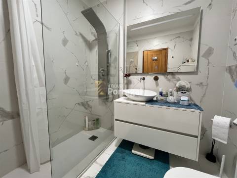 Amplo Apartamento T3 em São Vítor - 5 varandas, Suíte, 2 Elevadores e Garagem Box