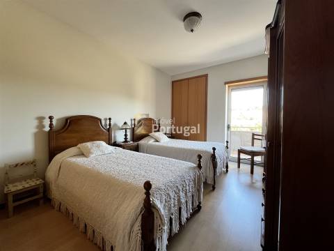 Amplo Apartamento T3 em São Vítor - 5 varandas, Suíte, 2 Elevadores e Garagem Box