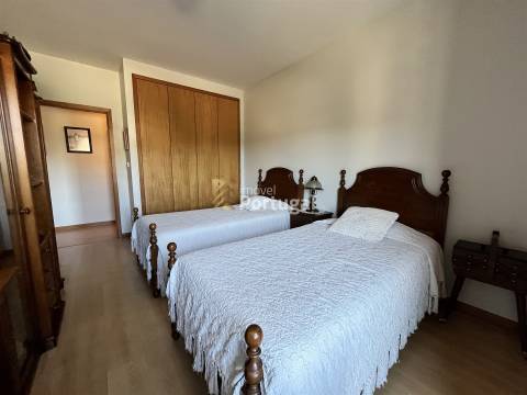 Amplo Apartamento T3 em São Vítor - 5 varandas, Suíte, 2 Elevadores e Garagem Box